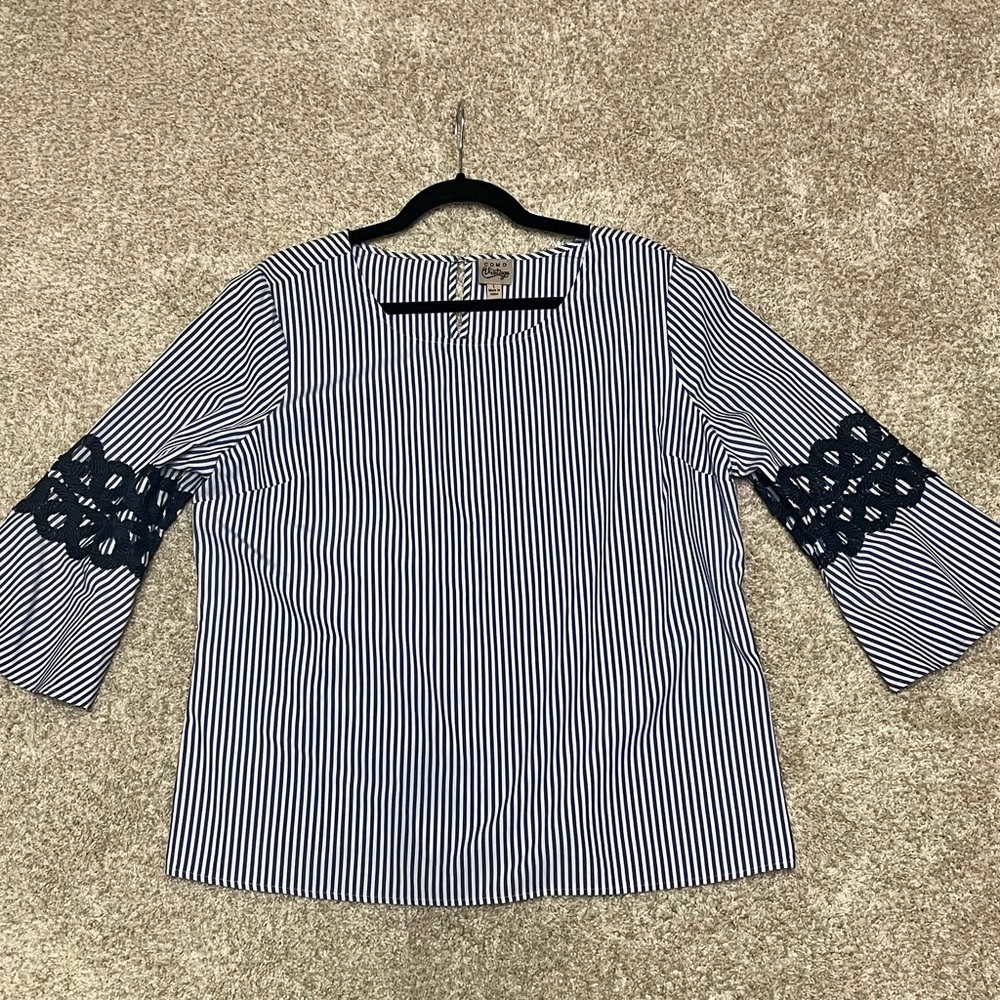 Como Vintage Large Long Sleeve Top